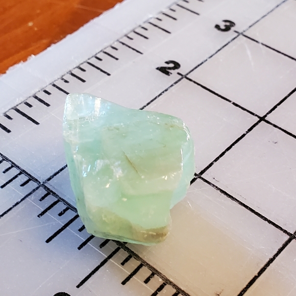 #1 Natural Raw Green Calcite Crystal - Picture 2 of 7